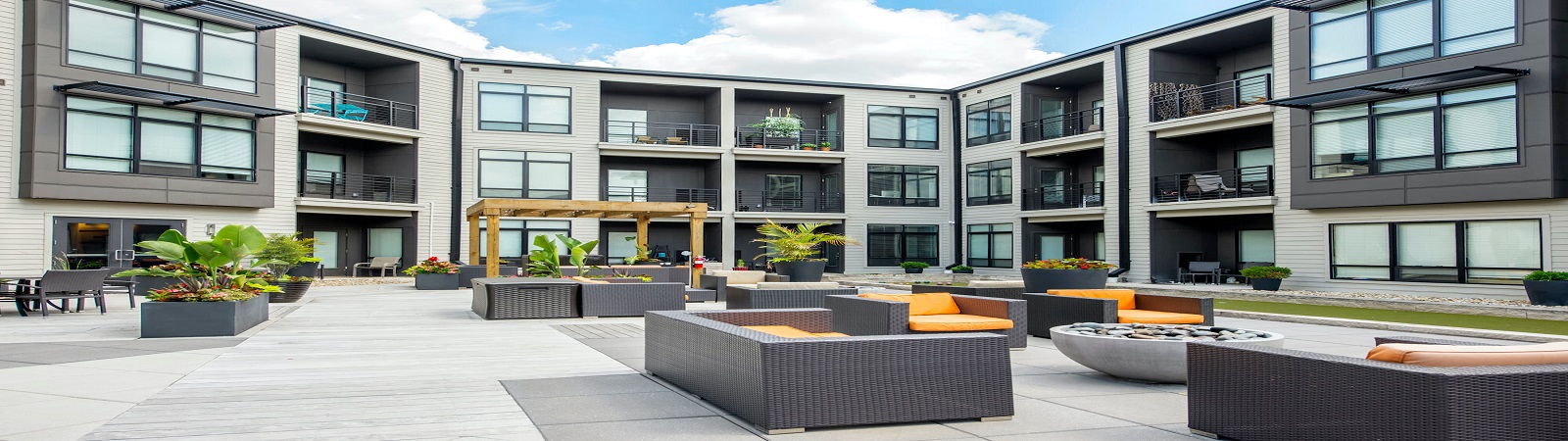  Max Sector 128 Noida Banner Image